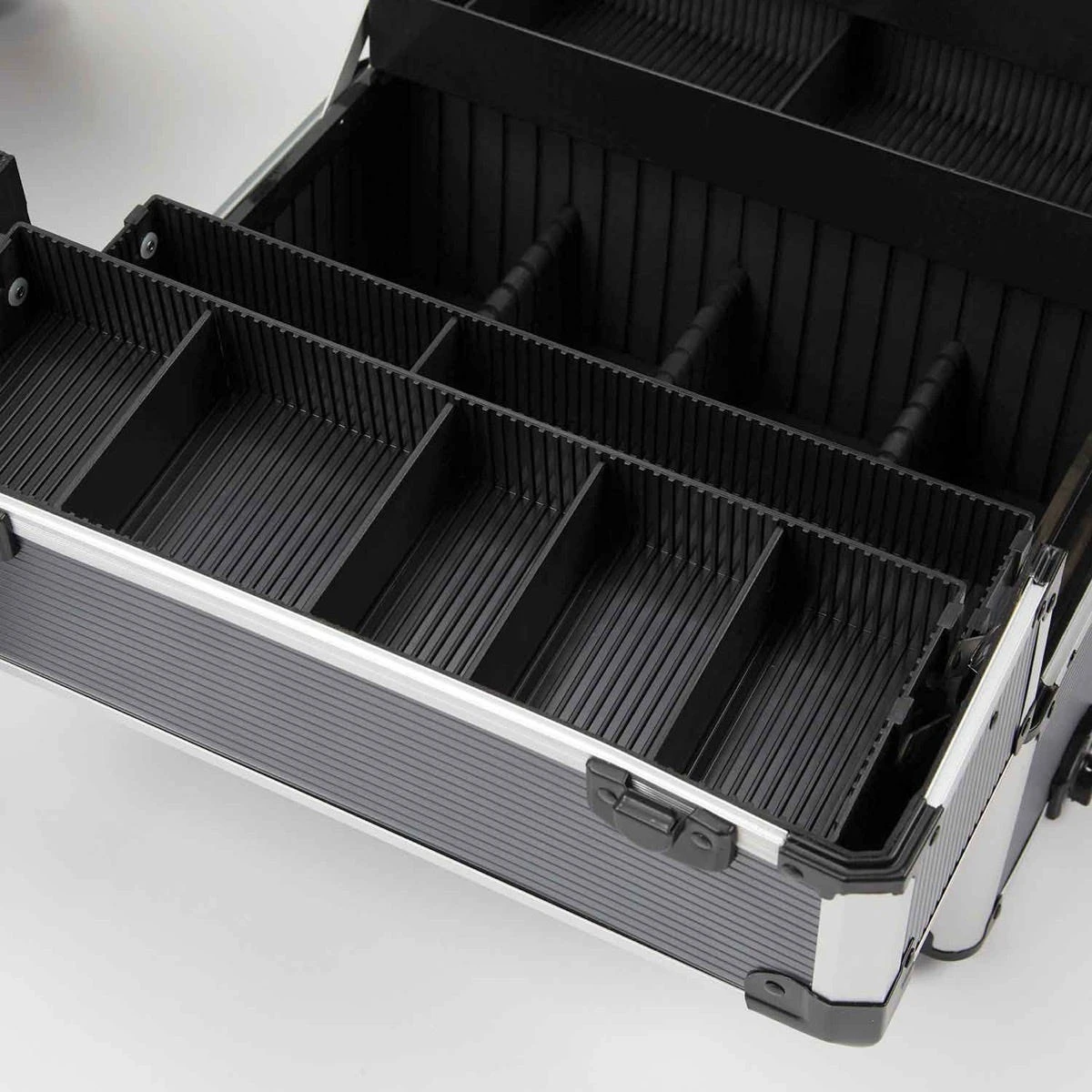 Master Grooming Tools Travel And Storage Case 9 Master Grooming Tools Travel And Storage Case - Image 7