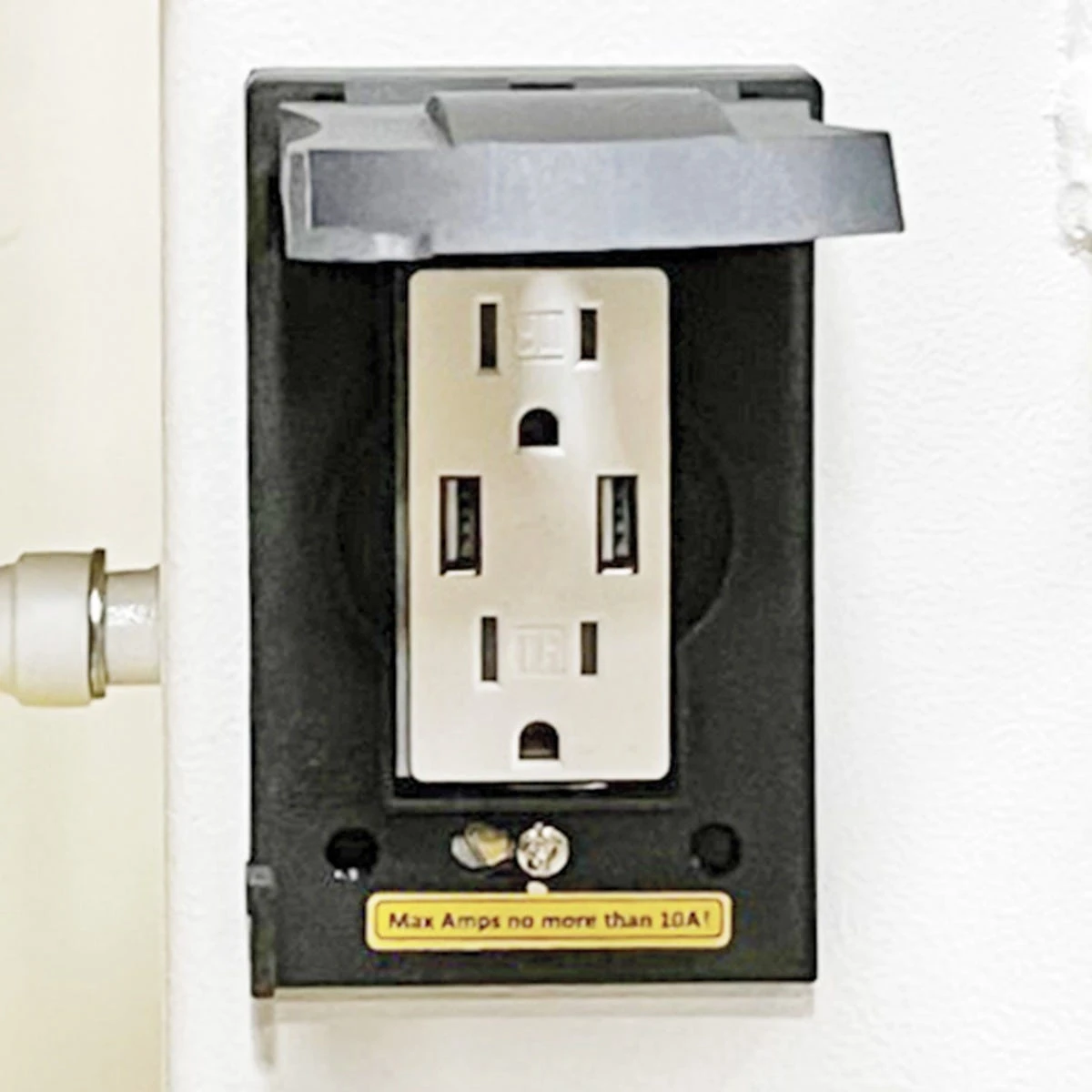 Master Equipment Electric Z-Lift Versa Grooming Table 9 Master Equipment Electric Z-Lift Versa Grooming Table - Image 7